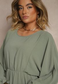 Renee - Ciemnozielona Rozkloszowana Sukienka z Gumką w Talii i przy Mankietach Tesunela. Okazja: na co dzień. Kolor: zielony. Styl: elegancki, casual