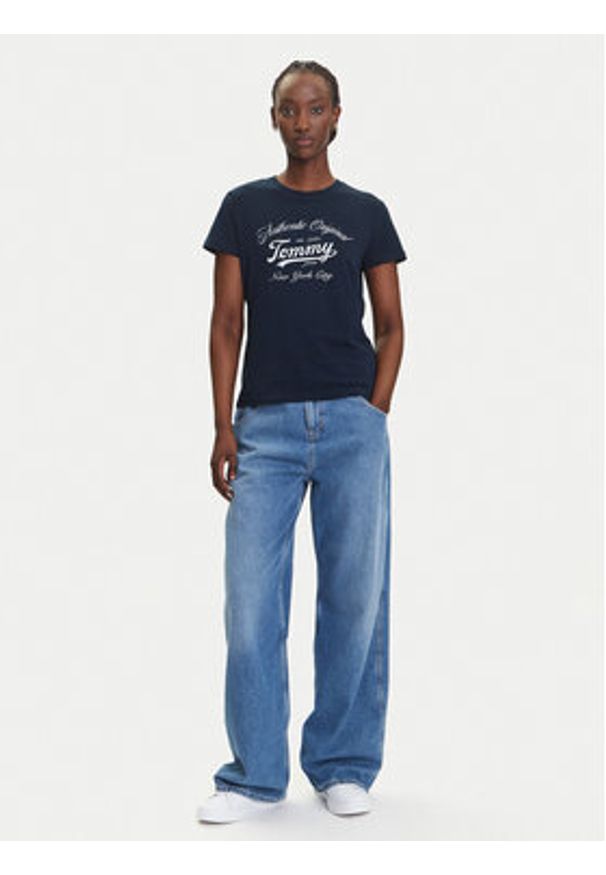Tommy Jeans T-Shirt Essential DW0DW21404 Granatowy Regular Fit. Kolor: niebieski. Materiał: bawełna