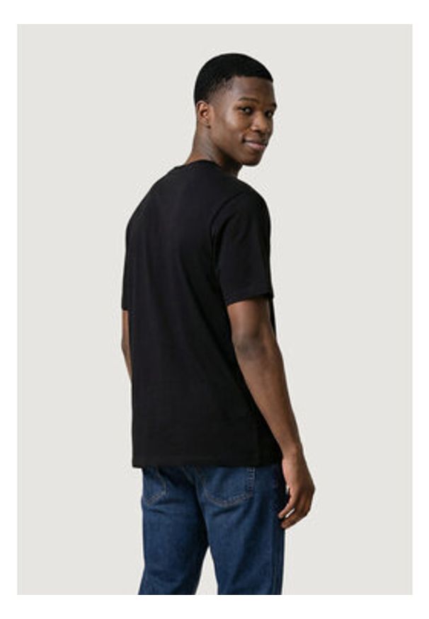 Armani Exchange T-Shirt XM002827 AF12308 UC001 Czarny Regular Fit. Kolor: czarny. Materiał: bawełna