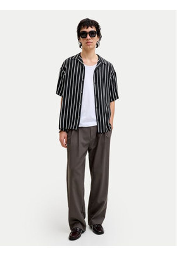 Jack & Jones Koszula Jeff 12288853 Czarny Relaxed Fit. Kolor: czarny. Materiał: wiskoza