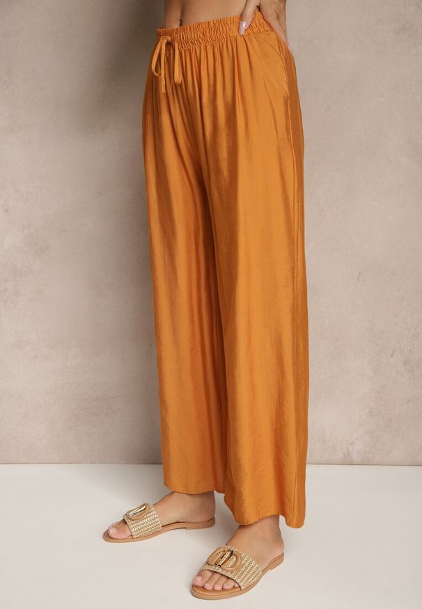 Renee - Pomarańczowe Spodnie z Wiskozy High Waist o Szerokim Kroju Divlise. Okazja: na co dzień. Stan: podwyższony. Kolor: pomarańczowy. Materiał: wiskoza. Styl: casual, elegancki