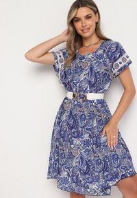 Born2be - Granatowa Wiskozowa Sukienka o Rozkloszowanym Kroju w Stylu Boho Melnea. Typ kołnierza: dekolt w łódkę. Kolor: niebieski. Materiał: wiskoza. Długość rękawa: krótki rękaw. Sezon: lato. Styl: boho #1