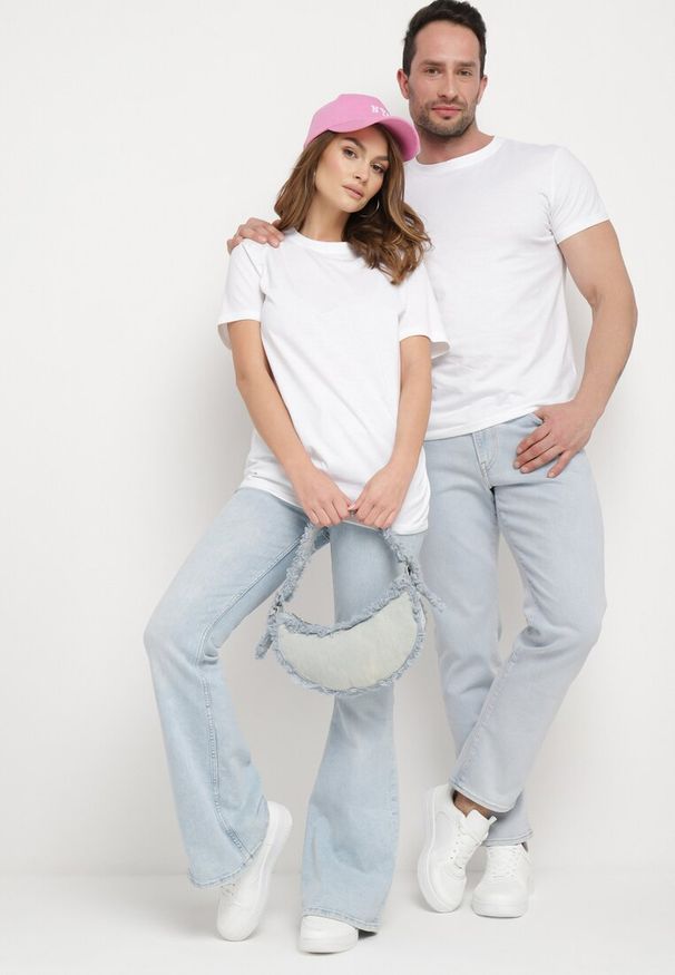 Born2be - Biała Koszulka z Krótkim Rękawem i Okrągłym Dekoltem Agrip. Okazja: na co dzień. Kolor: biały. Materiał: dzianina. Długość rękawa: krótki rękaw. Długość: krótkie. Wzór: gładki. Styl: casual, klasyczny