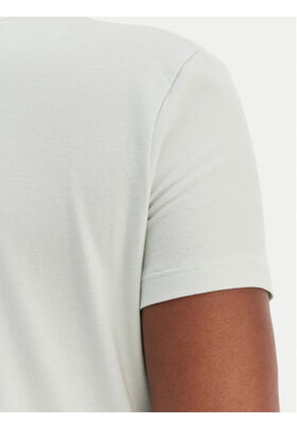 Guess T-Shirt W6GI14 K3033 Zielony Regular Fit. Kolor: zielony. Materiał: bawełna