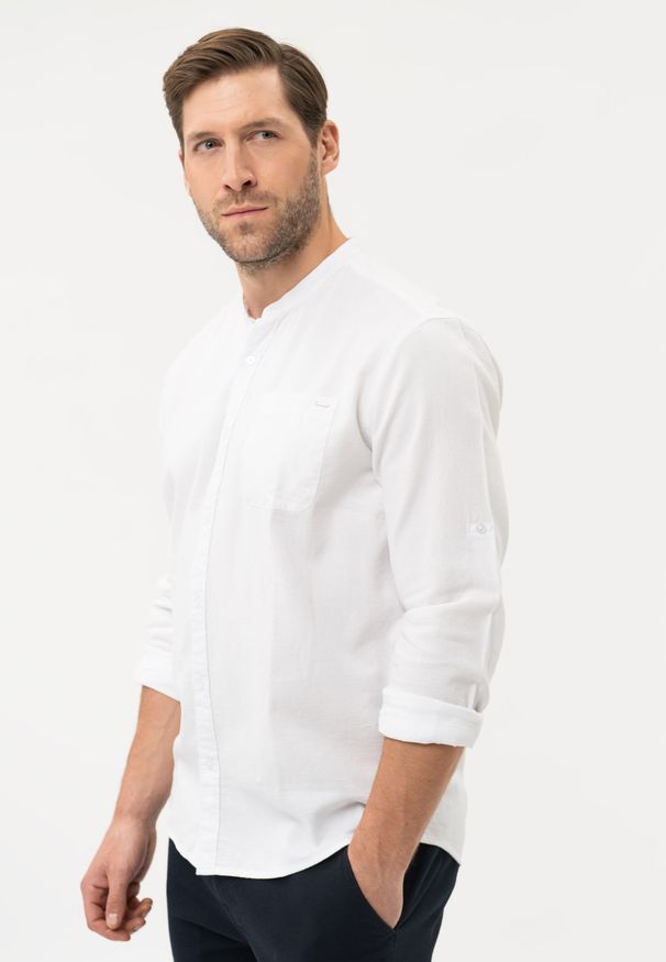 Volcano - Bawełniana koszula, Regular Fit, K-BASTO. Typ kołnierza: kołnierzyk stójkowy. Kolor: biały. Materiał: bawełna. Wzór: ze splotem. Styl: klasyczny