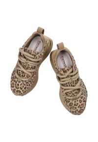 Brązowe Sneakersy Artiker Stylowe Obuwie Damskie Panterka. Kolor: brązowy. Materiał: materiał. Wzór: motyw zwierzęcy. Styl: elegancki #2