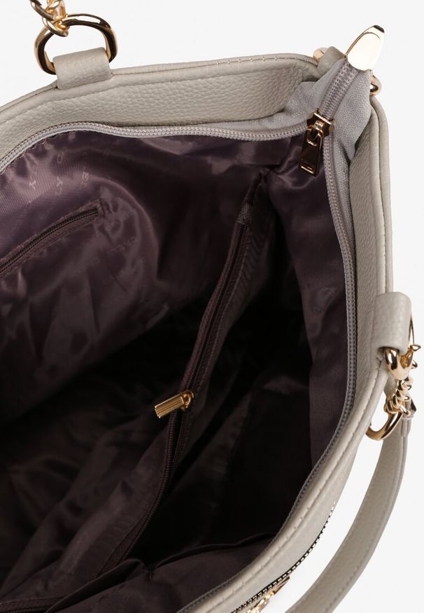 Renee - Ciemnobeżowa Torebka Typu Shopper z Ozdobnymi Rączkami i Paskiem i Aplikacją na Ramię Idaloriela. Kolor: beżowy. Wzór: aplikacja. Dodatki: z aplikacjami. Styl: casual, elegancki. Rodzaj torebki: na ramię