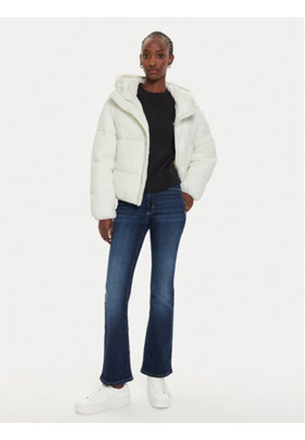 Calvin Klein Jeans Kurtka zimowa J20J224112 Écru Regular Fit. Materiał: syntetyk. Sezon: zima