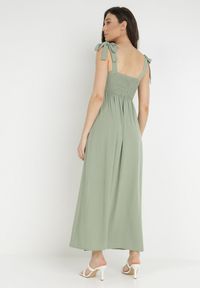 Born2be - Zielona Rozkloszowana Sukienka na Wiązanych Ramiączkach z Rozcięciem Kalora. Kolor: zielony. Materiał: tkanina. Długość rękawa: na ramiączkach. Wzór: gładki. Długość: maxi #5