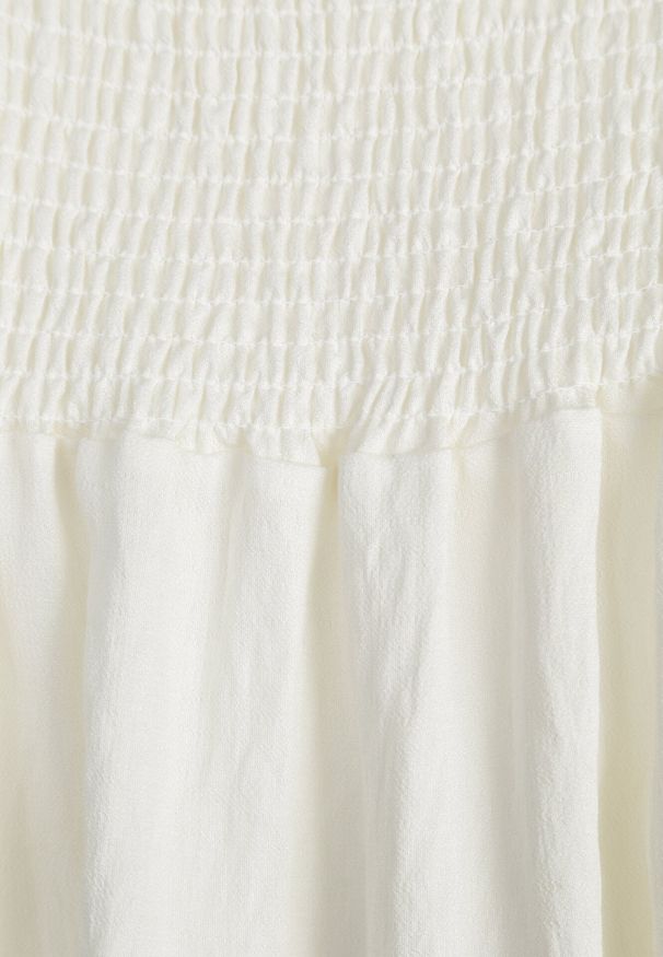 Born2be - Jasnobeżowa Wiskozowa Sukienka z Bufiastymi Rękawami i Marszczoną Górą Liones. Okazja: na co dzień. Kolor: beżowy. Materiał: wiskoza. Długość rękawa: krótki rękaw. Sezon: lato. Typ sukienki: proste. Styl: wakacyjny, casual