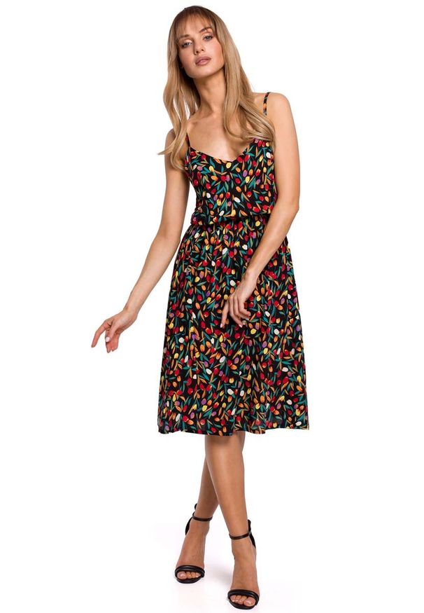 MOE - Rozkloszowana Sukienka w Kwiatki na Cienkich Ramiączkach - Model 6. Materiał: wiskoza. Długość rękawa: na ramiączkach. Wzór: kwiaty