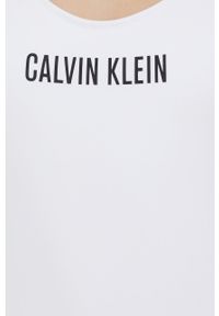 Calvin Klein strój kąpielowy kolor biały lekko usztywniona miseczka. Kolor: biały. Materiał: materiał, dzianina. Wzór: gładki