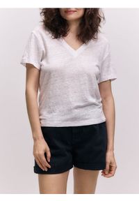 Reserved - Lniany t-shirt - biały. Kolor: biały. Materiał: len. Styl: klasyczny