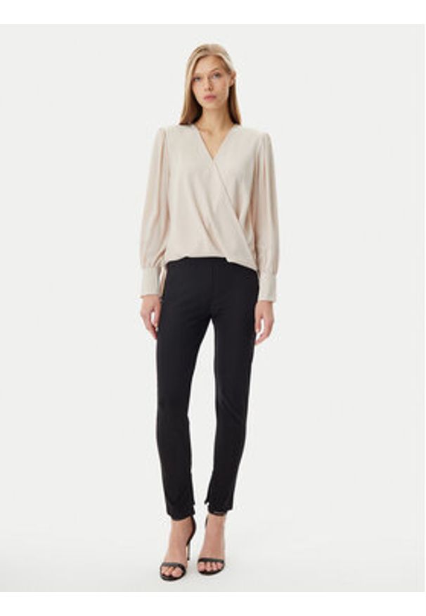 Rinascimento Bluzka CFC0122866003 Beżowy Regular Fit. Kolor: beżowy. Materiał: syntetyk