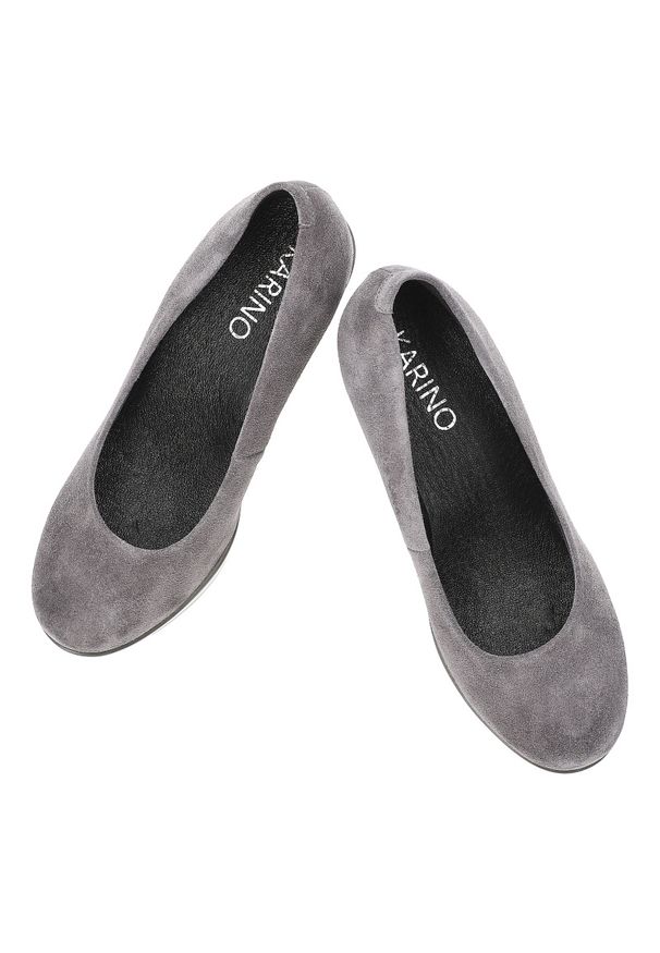Szare Czółenka Karino Eleganckie Obuwie Damskie Na Koturnie. Okazja: na co dzień. Kolor: szary. Materiał: welur. Obcas: na koturnie. Styl: elegancki