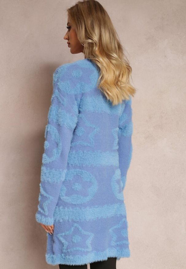 Renee - Niebieski Długi Kardigan Puszysty Aborra. Kolekcja: plus size. Kolor: niebieski. Materiał: tkanina, dzianina. Długość: długie. Wzór: aplikacja