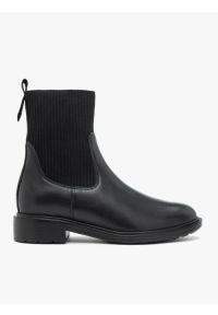 Ryłko - Czarne sztyblety ze ściągaczem. Okazja: na co dzień. Nosek buta: okrągły. Zapięcie: bez zapięcia. Kolor: czarny. Szerokość cholewki: normalna. Wysokość cholewki: za kostkę. Materiał: skóra. Obcas: na obcasie. Styl: casual, street. Wysokość obcasa: średni #1