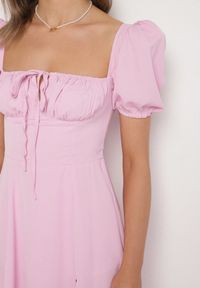 Born2be - Różowa Sukienka w Rustykalnym Stylu z Wiązaniem przy Dekolcie i Rozcięciem Idanillea. Okazja: na spacer, na co dzień. Typ kołnierza: dekolt kwadratowy. Kolor: różowy. Typ sukienki: rozkloszowane. Styl: casual #5