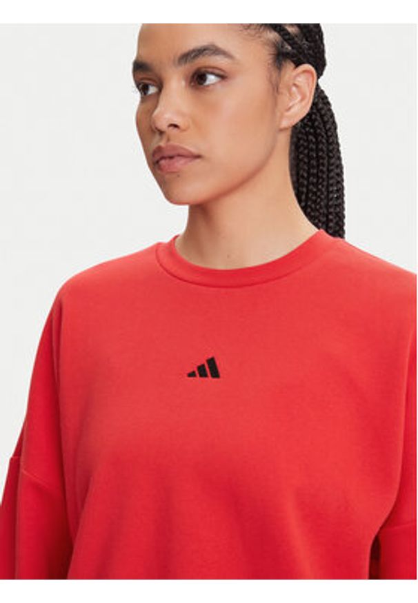 Adidas - adidas Bluza Essentials Small Logo Feelcozy JI6061 Czerwony Loose Fit. Kolor: czerwony. Materiał: bawełna