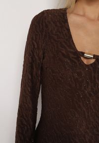 Born2be - Brązowa Brokatowa Sukienka w Zebrę o Rozkloszowanym Kroju z Długim Rękawem Mevenna. Okazja: na co dzień. Kolor: brązowy. Długość rękawa: długi rękaw. Wzór: motyw zwierzęcy. Typ sukienki: proste. Styl: casual, elegancki #3