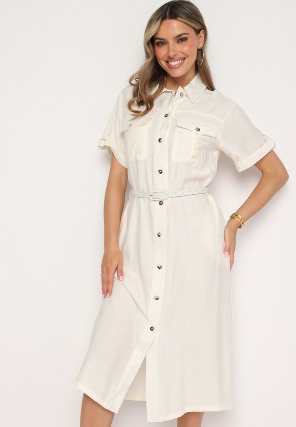 Born2be - Biała Wiskozowa Sukienka o Koszulowym Kroju z Paskiem Nelavyn. Okazja: do pracy, na co dzień. Kolor: biały. Materiał: wiskoza. Długość rękawa: krótki rękaw. Typ sukienki: koszulowe. Styl: casual, elegancki