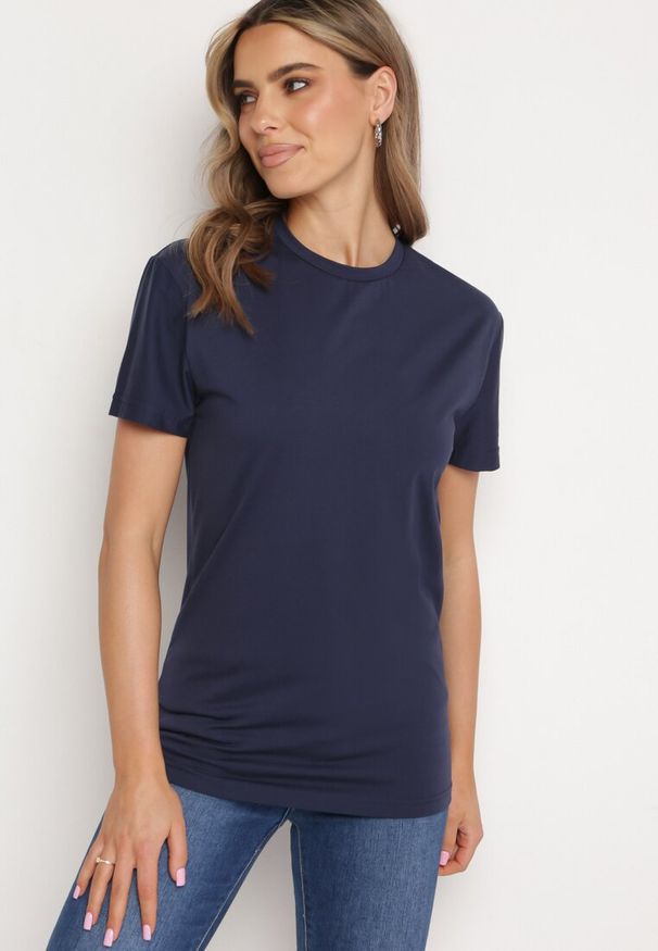 Born2be - Granatowa Koszulka Bawełniana o Klasycznym Kroju Xloette. Okazja: na spacer, na co dzień. Kolor: niebieski. Materiał: bawełna. Styl: klasyczny