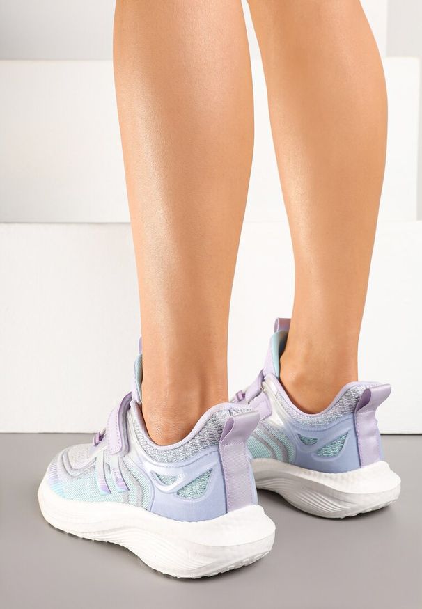 Renee - Szaro-Fioletowe Buty Sportowe Sneakersy z Ozdobnymi Paskami Neolina. Okazja: na co dzień. Zapięcie: pasek. Kolor: szary. Materiał: jeans