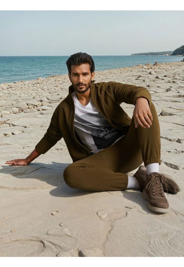 Sinsay - Spodnie jogger - khaki. Kolor: brązowy