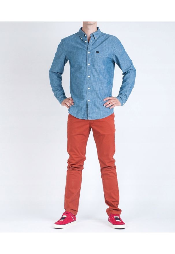 Lee - LEE BUTTON DOWN MĘSKA KOSZULA JEANSOWA SKY BLUE L880KYEQ 112123248. Typ kołnierza: button down. Materiał: jeans