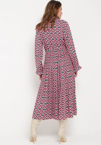 Born2be - Fuksjowa Rozkloszowana Sukienka Koszulowa w Geometryczny Print Larissam. Kolor: różowy. Materiał: materiał. Wzór: geometria, nadruk. Typ sukienki: koszulowe. Długość: maxi #5