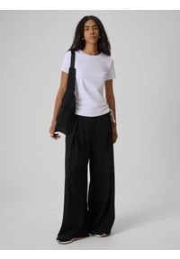 4f - 4F T-shirt slim gładki damski - biały L. Okazja: na co dzień. Kolor: biały. Materiał: bawełna, dzianina. Wzór: gładki. Styl: klasyczny, casual #2