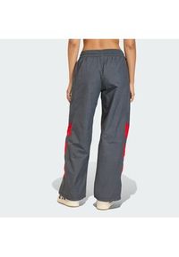 Adidas - adidas Spodnie dresowe Blocked Washed KE5037 Szary Loose Fit. Kolor: szary. Materiał: syntetyk #3