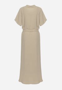 Born2be - Zielona Sukienka Wiskozowa o Luźnym Koszulowym Kroju Wiązana w Talii Rionella. Kolor: zielony. Materiał: wiskoza. Długość rękawa: krótki rękaw. Sezon: lato. Typ sukienki: koszulowe. Styl: klasyczny #3