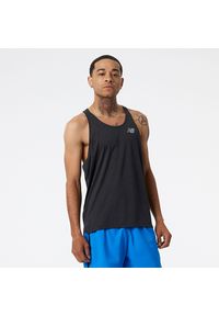 Koszulka New Balance MT21260BK – czarna. Kolor: czarny. Materiał: materiał, poliester. Długość: krótkie. Sezon: lato. Sport: fitness