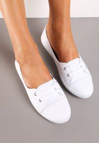 Born2be - Białe Tenisówki z Niską Cholewką i Ozdobnym Sznurowaniem Maelisa. Okazja: na co dzień. Wysokość cholewki: przed kostkę. Kolor: biały. Materiał: jeans. Szerokość cholewki: normalna. Styl: klasyczny, casual #1