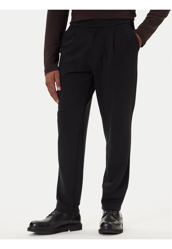 Calvin Klein Chinosy LV04LE613G Czarny Slim Fit. Kolor: czarny. Materiał: wiskoza