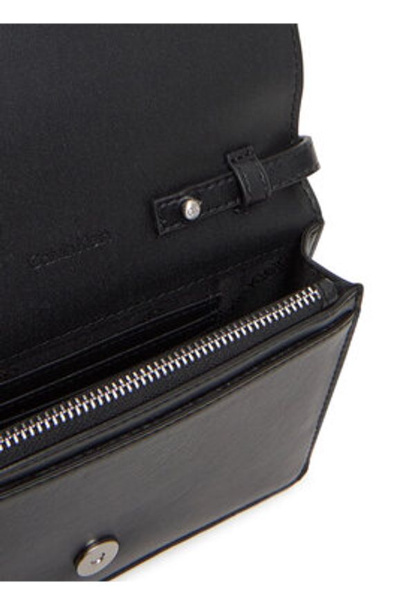 Calvin Klein Torebka Hardware Flap Crossbody K60K612967 Czarny. Kolor: czarny. Materiał: skórzane