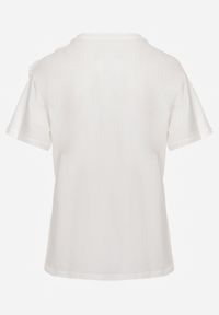 Renee - Biały T-shirt Bluzka z Bawełny z Krótkim Rękawem i Aplikacją Kwiatu Dimasa. Okazja: na randkę, na urodziny, na imprezę. Kolor: biały. Materiał: bawełna. Długość rękawa: krótki rękaw. Długość: krótkie. Wzór: aplikacja, kwiaty. Sezon: lato. Styl: klasyczny #7