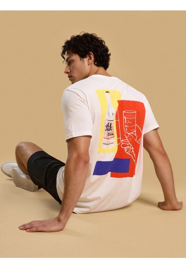 Sinsay - Bawełniana koszulka z nadrukiem - kremowy. Kolor: kremowy. Materiał: bawełna. Wzór: nadruk