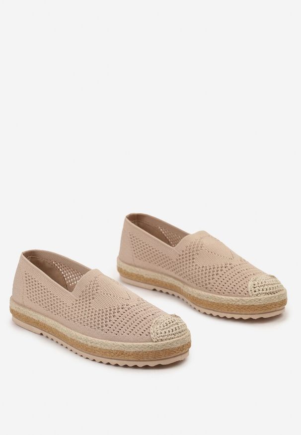 Renee - Ciemnobeżowe Espadryle na Plecionej Podeszwie z Ażurową Cholewką Uraian. Kolor: beżowy. Materiał: skóra. Szerokość cholewki: normalna. Wzór: ażurowy