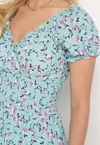 Born2be - Niebieska Sukienka z Wiskozy z Kopertowym Dekoltem i Gumką w Pasie w Kwiaty Kaseri. Okazja: na co dzień. Typ kołnierza: dekolt kopertowy. Kolor: niebieski. Materiał: wiskoza. Wzór: kwiaty. Sezon: wiosna, jesień. Typ sukienki: kopertowe. Styl: casual, elegancki #6