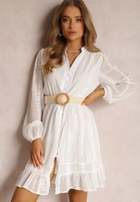Renee - Biała Sukienka Merrinni. Kolor: biały. Materiał: tkanina. Wzór: haft. Styl: klasyczny, boho #1