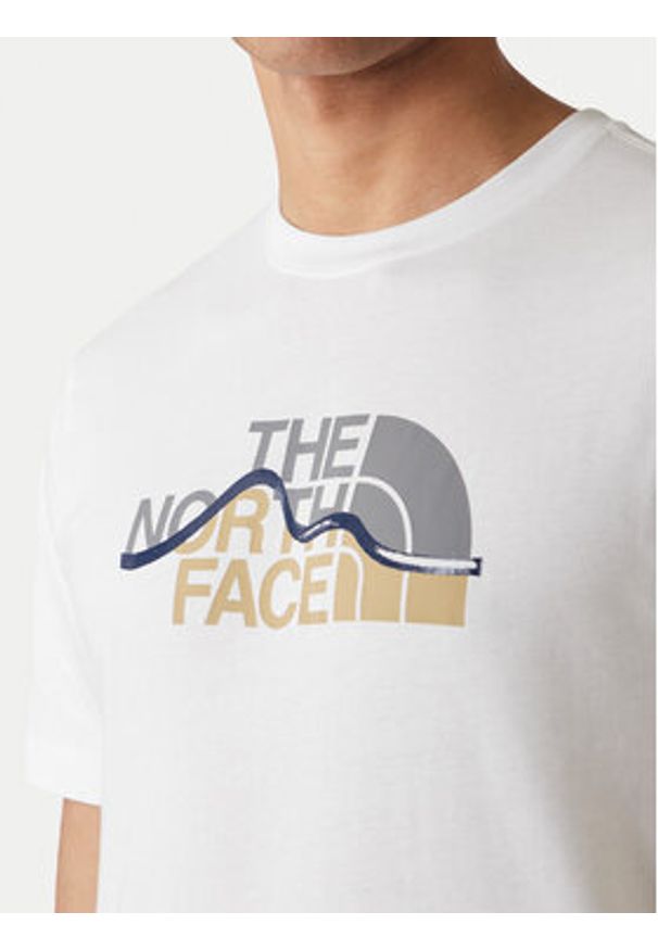 The North Face T-Shirt Mountain Line NF0A8GUX Biały Regular Fit. Kolor: biały. Materiał: bawełna