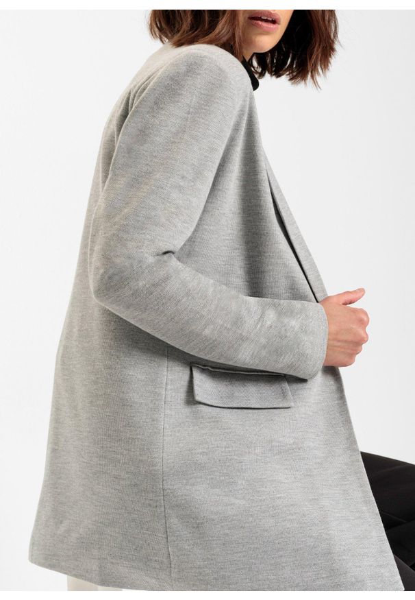 bonprix - Długi żakiet z dżerseju z kieszeniami. Kolor: szary. Materiał: jersey. Długość: długie