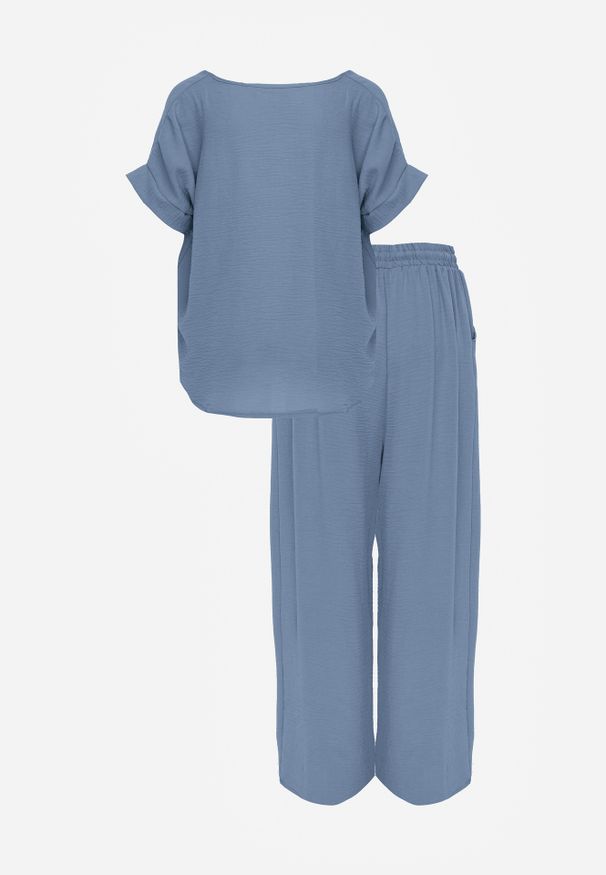Renee - Jasnoniebieski Komplet Bluzka i Luźne Spodnie z Wiskozą i Kieszonkami Efraria. Kolor: niebieski. Materiał: wiskoza. Wzór: aplikacja