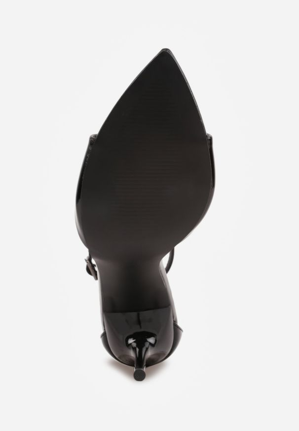 Renee - Czarne Sandały ze Sprzączką wokół Kostki i Noskiem w Szpic z Lakierowanej Imitacji Skóry Santel. Okazja: na co dzień. Zapięcie: sprzączka. Kolor: czarny. Materiał: skóra, lakier. Sezon: lato. Styl: casual, klasyczny, elegancki