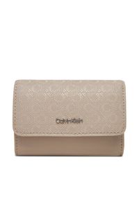 Calvin Klein Portfel damski Ck Must Aop Small Trifold W Zip LV04F1038G Beżowy. Kolor: beżowy. Materiał: skóra