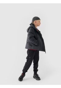 4f - 4F Kurtka puchowa z wypełnieniem syntetycznym chłopięca - czarna 128 (7-8 lat). Okazja: na co dzień. Typ kołnierza: kaptur. Kolor: czarny. Materiał: syntetyk, puch. Długość: długie. Wzór: gładki. Sezon: lato. Styl: klasyczny, casual, sportowy #2