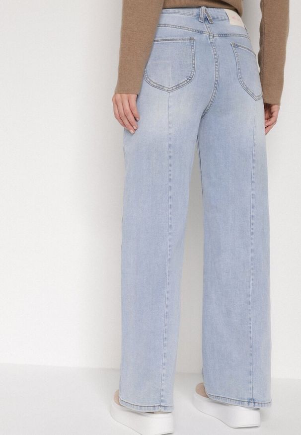 Born2be - Niebieskie Szerokie Jeansy z Wysokim Stanem Przeszyciami i Imitacją Kieszeni Tanila. Okazja: na co dzień, do pracy, na spotkanie biznesowe. Stan: podwyższony. Kolor: niebieski. Styl: biznesowy, klasyczny, casual, elegancki