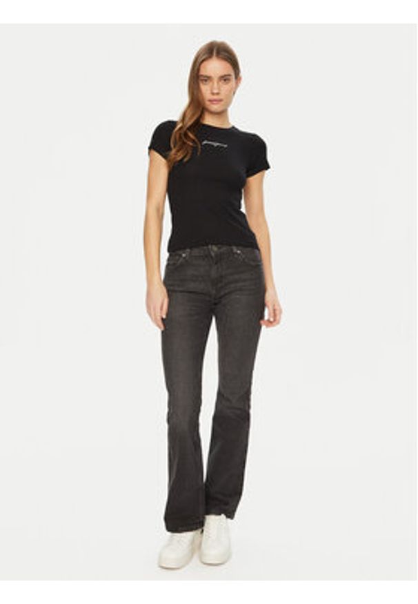 Guess Jeans T-Shirt W5RI57 KA0H1 Czarny Slim Fit. Kolor: czarny. Materiał: bawełna